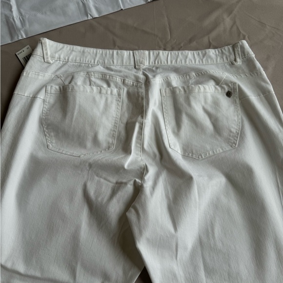 Democracy womens Plus-size "Ab"solution Straight Leg Jeans, Optic White, 22 Plus - Picture 8 of 9